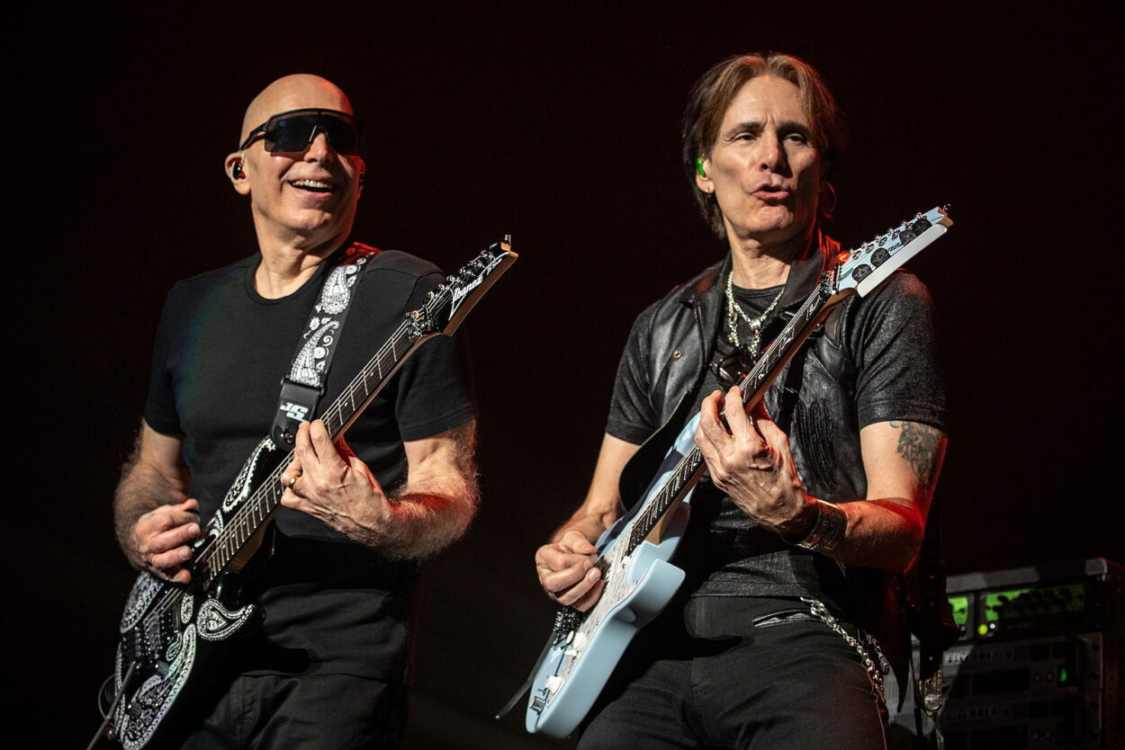 Joe Satriani και Steve Vai μαζί στον Λυκαβηττό τον Ιούλιο