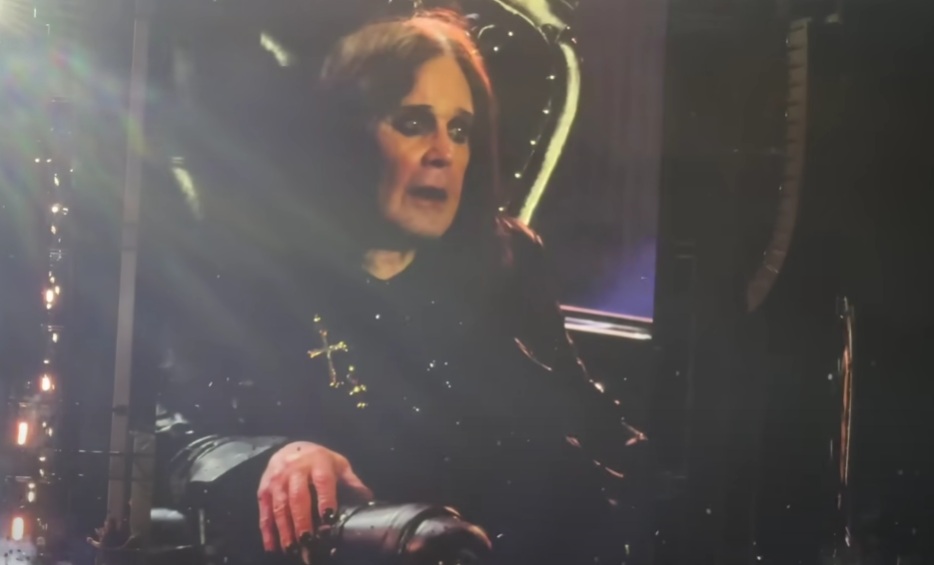 Οι τελευταίες στιγμές του Ozzy πάνω στη σκηνή παίρνουν πλέον μυθικές διαστάσεις