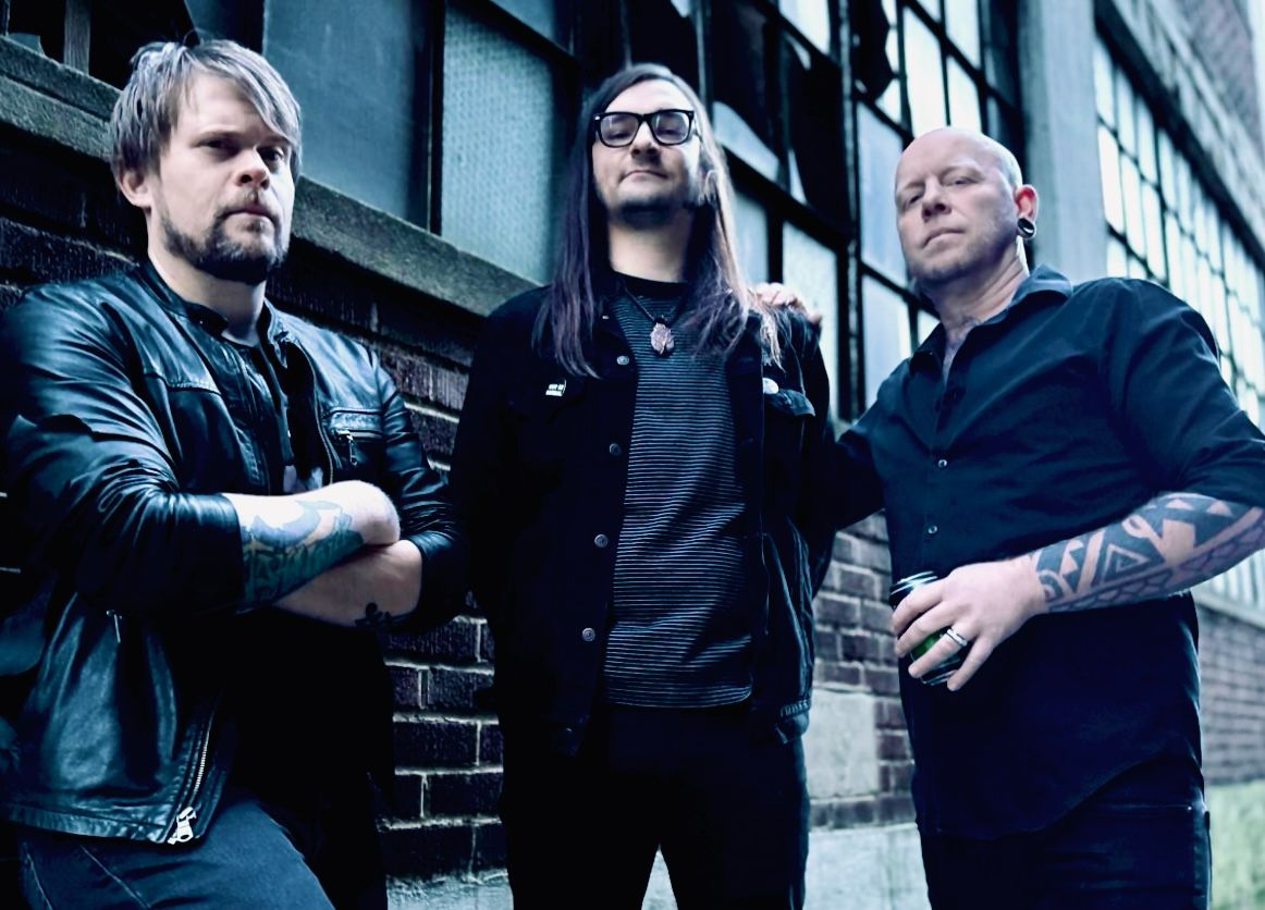 Valley of the Sun: Δεν μας απασχολούν ιδιαίτερα οι απόψεις των πολλών. Αν μας αρέσει ένα ριφ, το ηχογραφούμε