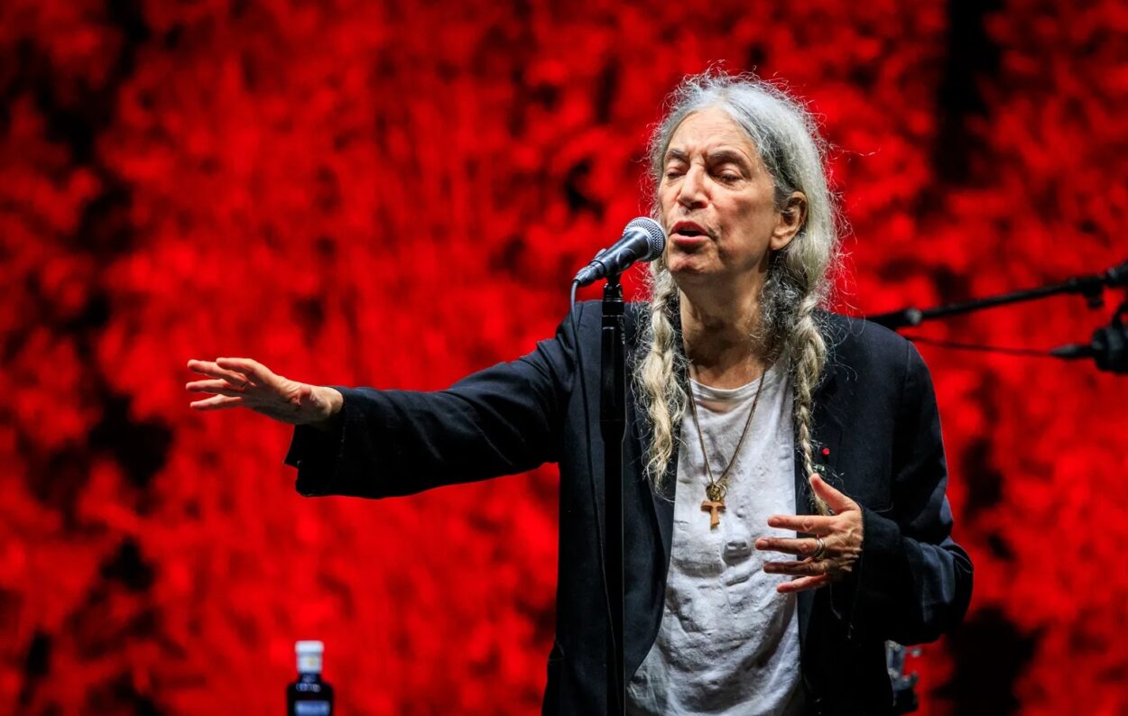 H Patti Smith τον Μάιο στον Λυκαβηττό