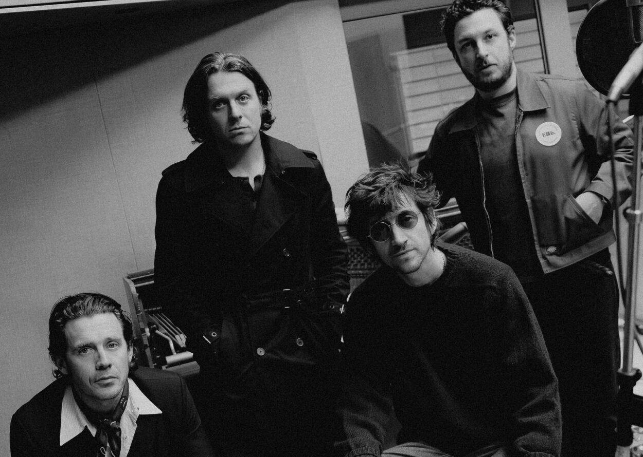 Οι Arctic Monkeys επέστρεψαν με νέο τραγούδι μετά από τέσσερα χρόνια