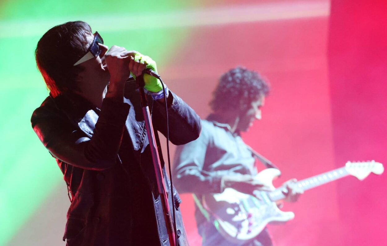 Οι Strokes έκλεισαν την εμφάνιση τους στο Coachella με μήνυμα κατά CIA, ΗΠΑ και Ισραήλ