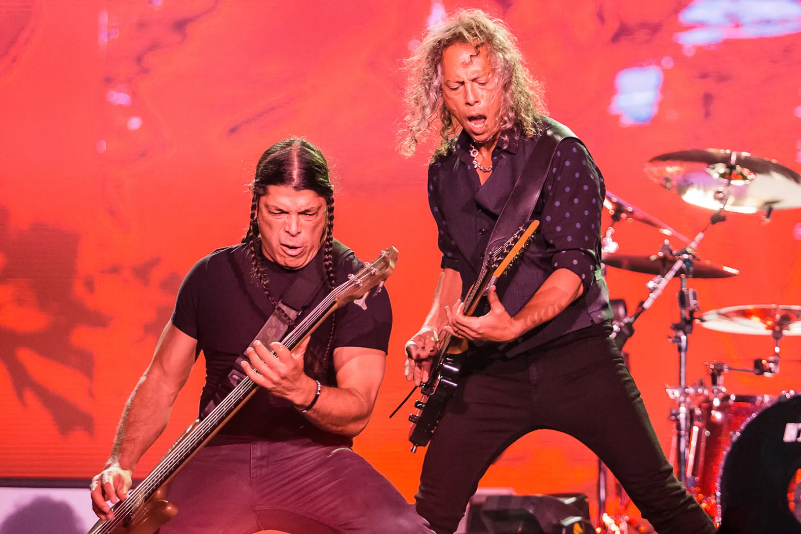 Οι Metallica έπαιξαν το Δεν χωράς πουθενά από τις Τρύπες στο ΟΑΚΑ