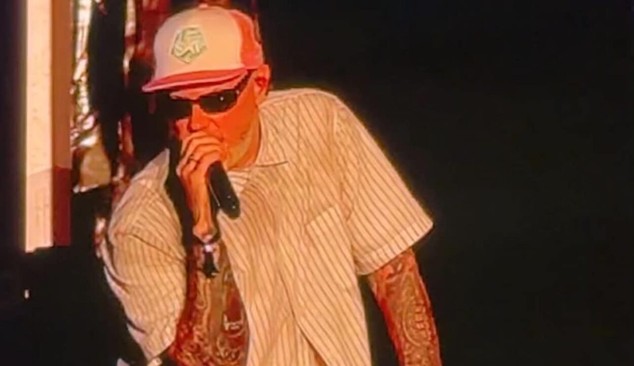 H στιγμή που οι Limp Bizkit ανέβηκαν για πρώτη φορά σε ελληνική σκηνή