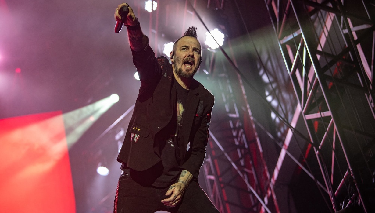 Release Athens: Ασταμάτητα circle pits στους Three Days Grace