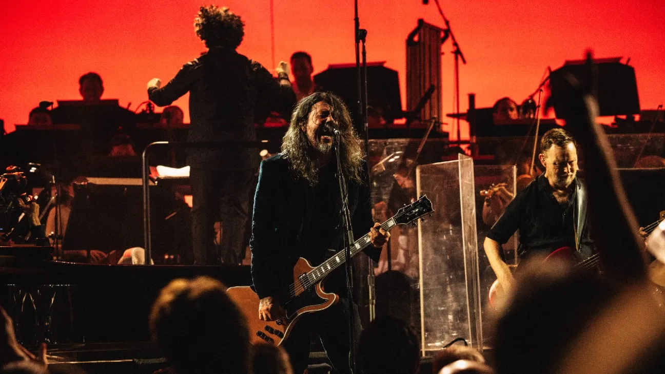 Οι Foo Fighters έπαιξαν ζωντανά μαζί με συμφωνική ορχήστρα στο Λος Άντζελες