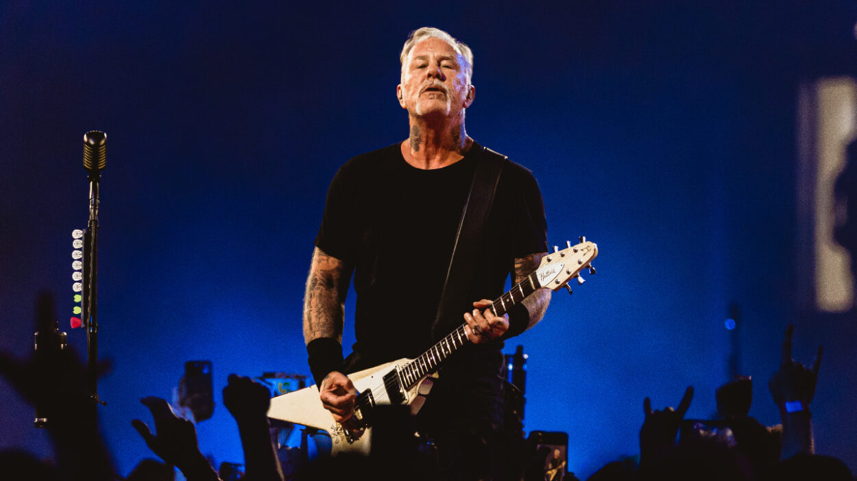 Hetfield: «Οι Metallica δεν είναι εδώ για να σας επηρεάσουν όπως κάποιοι άλλοι με τις αηδίες τους»